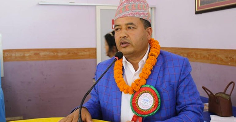 सांसद महेश बस्नेत: जसले ओली नेतृत्वको सरकार बचाए ।